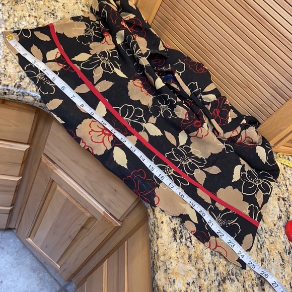 Ann Taylor lined floral skirt, size 6 Like new - Picture 5 of 11